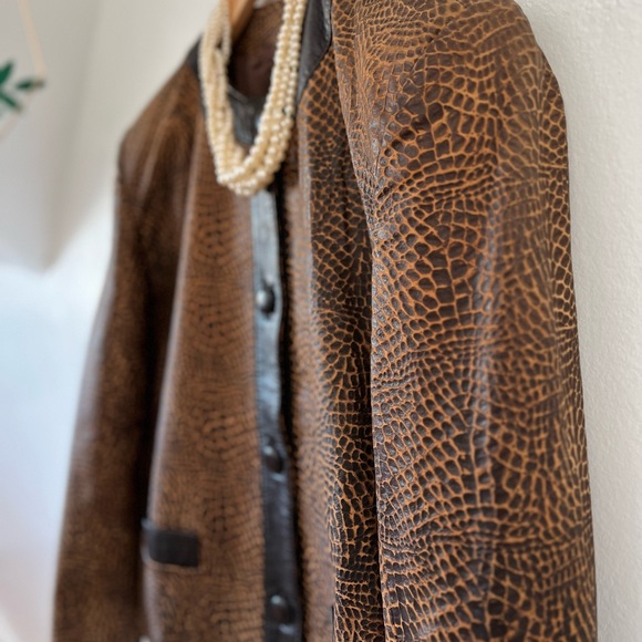 VINTAGE 90s leather CHANEL style matching jacket/skirt sz 36 Small snake print - Picture 2 of 13